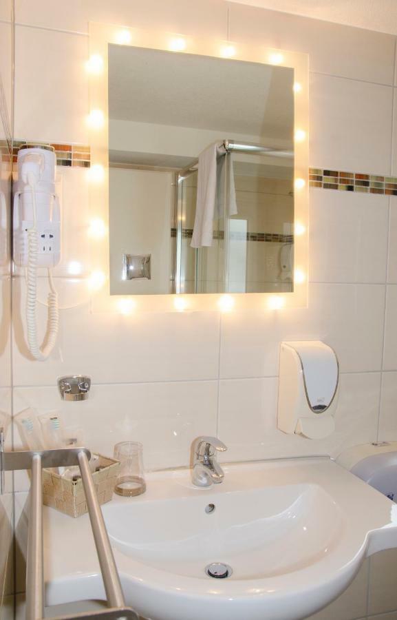 Aristo Hotel Фильдерштадт Экстерьер фото